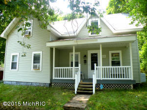 515 Pearl St, Belding, MI 48809 photo 1
