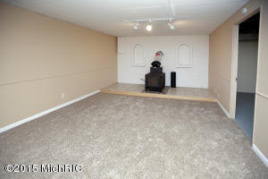 627 Glenview Cir, Plainwell, MI 49080 photo 18