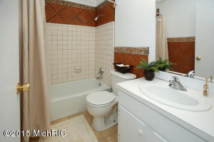 627 Glenview Cir, Plainwell, MI 49080 photo 17