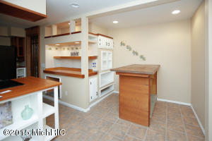 627 Glenview Cir, Plainwell, MI 49080 photo 11