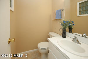 627 Glenview Cir, Plainwell, MI 49080 photo 14