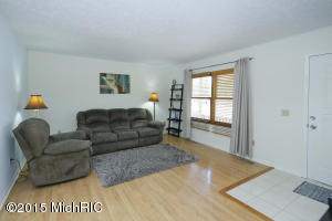 5700 Electra St, Kalamazoo, MI 49048 photo 3