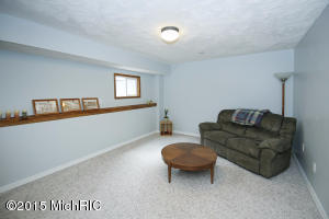 5700 Electra St, Kalamazoo, MI 49048 photo 15