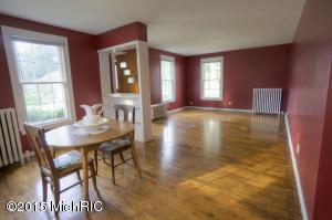 415 King St, Lowell, MI 49331 photo 3