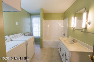 415 King St, Lowell, MI 49331 photo 9