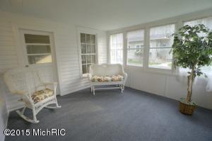 415 King St, Lowell, MI 49331 photo 2