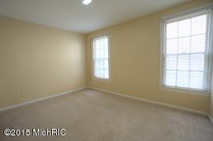 415 King St, Lowell, MI 49331 photo 8