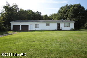 711 Betterly, Springfield, MI 49037 photo 2