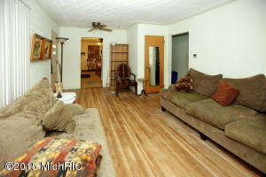 711 Betterly, Springfield, MI 49037 photo 5