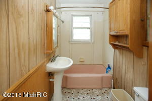 711 Betterly, Springfield, MI 49037 photo 11