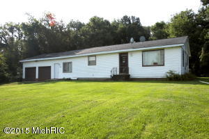 711 Betterly, Springfield, MI 49037 photo 1