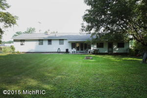 711 Betterly, Springfield, MI 49037 photo 17