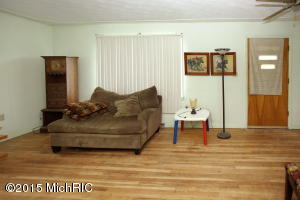 711 Betterly, Springfield, MI 49037 photo 4