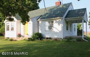 86 S Elder Ave, Grant, MI 49327 photo 2