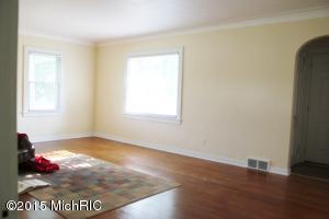 86 S Elder Ave, Grant, MI 49327 photo 5