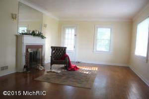 86 S Elder Ave, Grant, MI 49327 photo 4