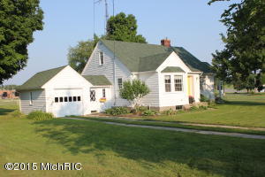 86 S Elder Ave, Grant, MI 49327 photo 3
