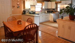 809 Brown St, Niles, MI 49120 photo 8