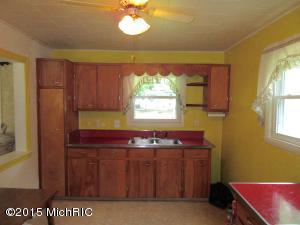 301 Sutherland Dr, Stanton, MI 48888 photo 10