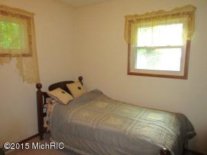 301 Sutherland Dr, Stanton, MI 48888 photo 7