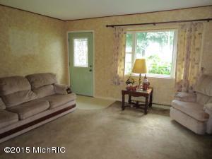 301 Sutherland Dr, Stanton, MI 48888 photo 5