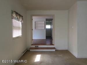 1039 Lowe Dr, Marshall, MI 49068 photo 4