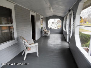507 N Main St, Three Rivers, MI 49093 photo 2