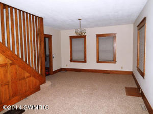 507 N Main St, Three Rivers, MI 49093 photo 4