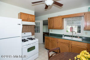 227 23rd St N, Springfield, MI 49037 photo 12