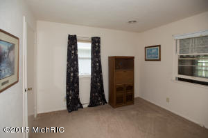 227 23rd St N, Springfield, MI 49037 photo 14