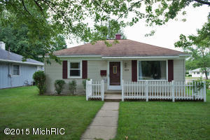 227 23rd St N, Springfield, MI 49037 photo 1