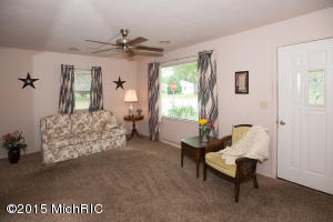 227 23rd St N, Springfield, MI 49037 photo 5