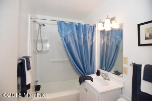 227 23rd St N, Springfield, MI 49037 photo 16