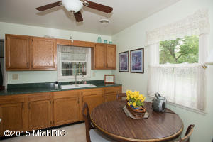 227 23rd St N, Springfield, MI 49037 photo 11