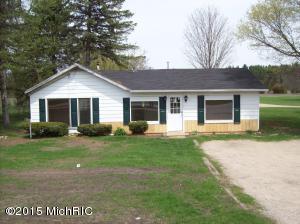 1455 E Main St, Edmore, MI 48829 photo 1