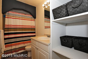 524 Exchange St, Spring Lake, MI 49456 photo 7