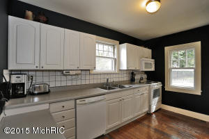 524 Exchange St, Spring Lake, MI 49456 photo 3