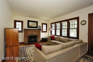524 Exchange St, Spring Lake, MI 49456 photo 2