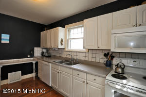 524 Exchange St, Spring Lake, MI 49456 photo 5