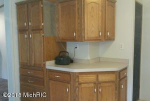 2614 S Oak, White Cloud, MI 49349 photo 4