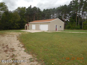 111 E 4th St, Trufant, MI 49347 photo 5