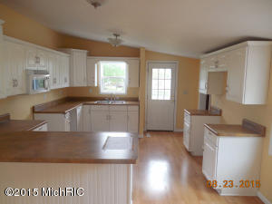 111 E 4th St, Trufant, MI 49347 photo 3