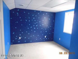 111 E 4th St, Trufant, MI 49347 photo 17