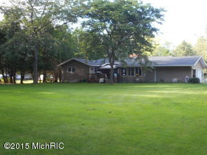 581 Eighth St, Manistee, MI 49660 photo 4