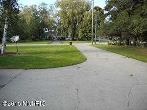 581 Eighth St, Manistee, MI 49660 photo 8