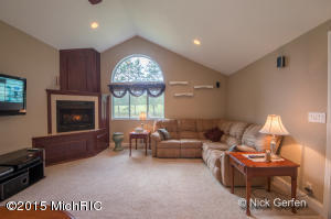 4461 W Coe Rd, Blanchard, MI 49310 photo 2