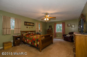 16534 Huron Dr, Buchanan, MI 49107 photo 4