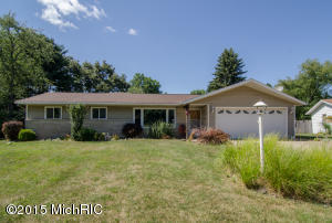 16534 Huron Dr, Buchanan, MI 49107 photo 1