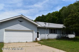 3395 E Baseline Rd, White Cloud, MI 49349 photo 1