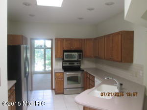 441 Lehigh Dr SE, Ada, MI 49301 photo 2